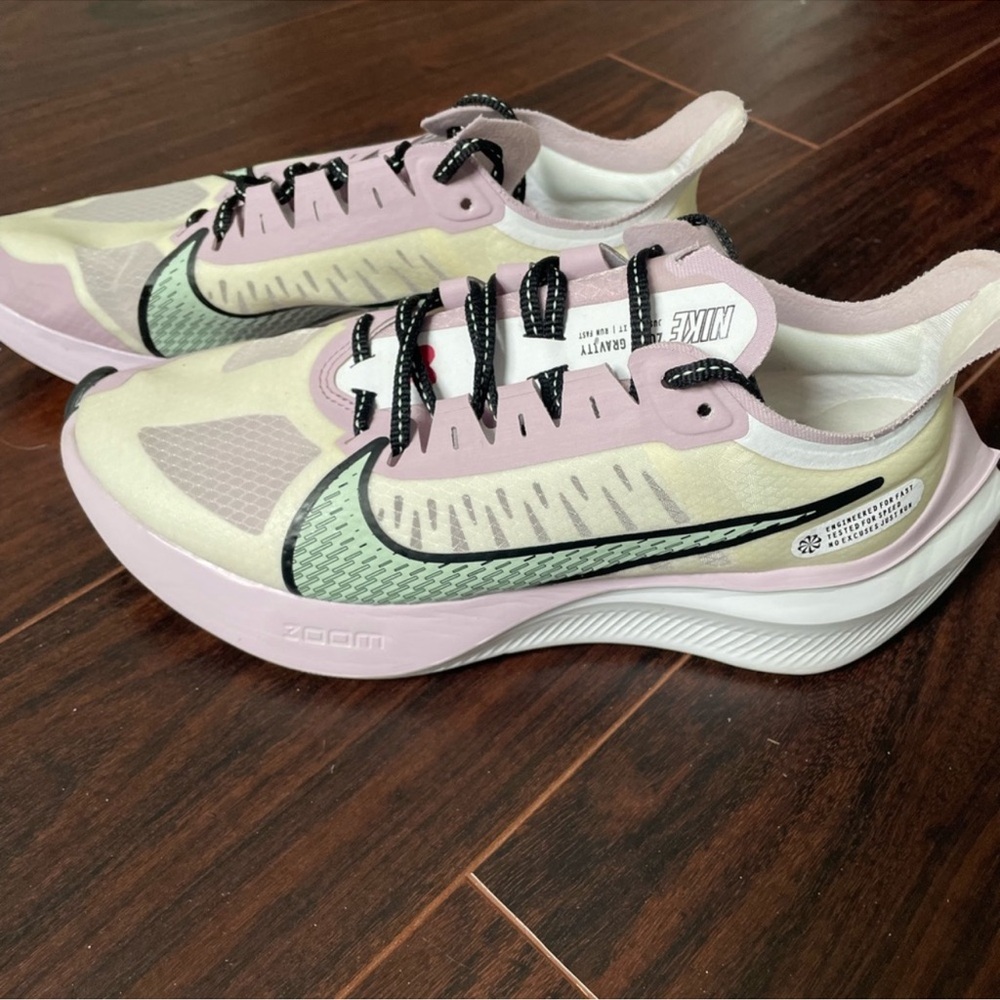 Nike zoom gravity sz 8 shoes